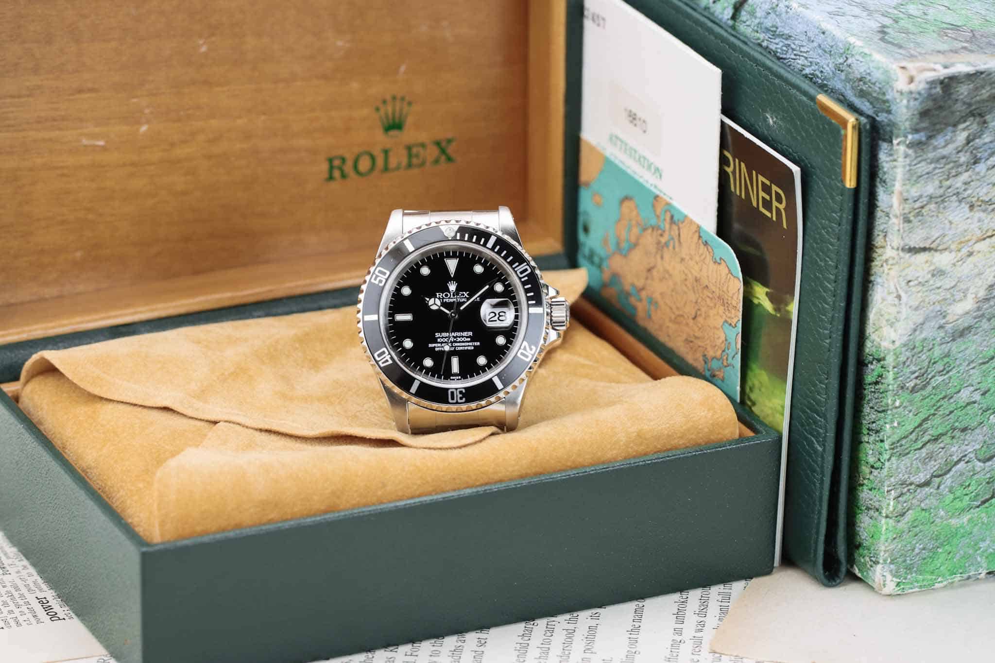 Rolex Submariner 16610 Swiss Only 1999 Box Papers 8 250