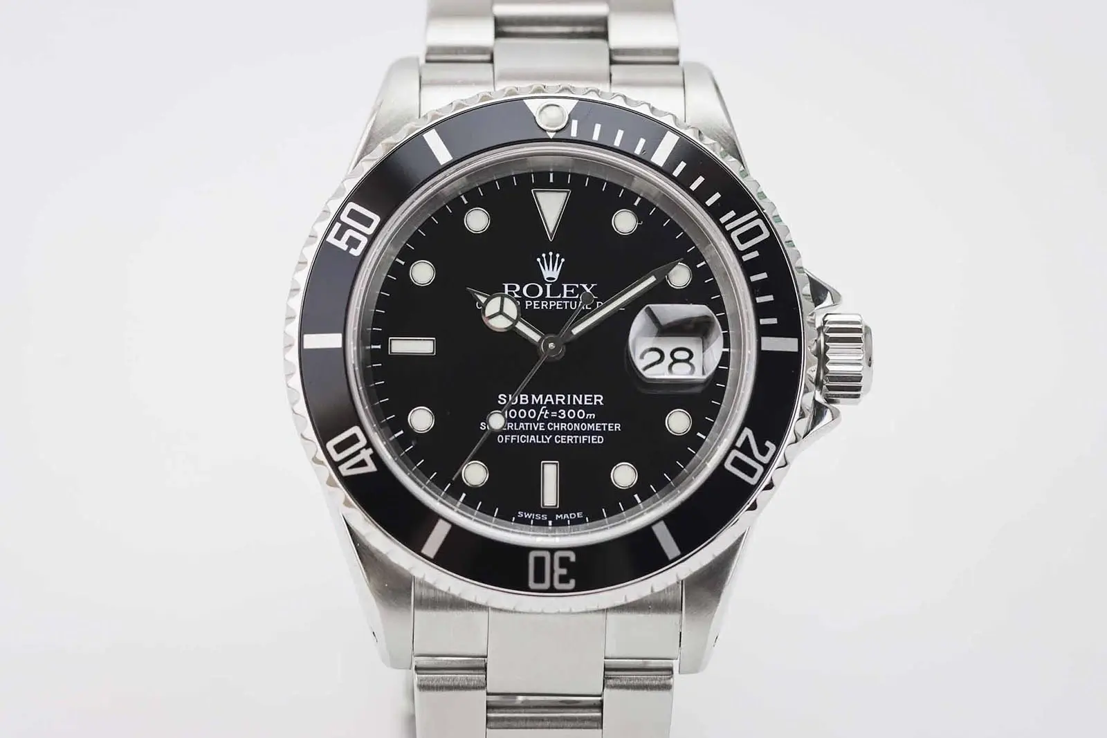 Rolex Submariner Date 16610LN | 2001 | Full Set | £7450